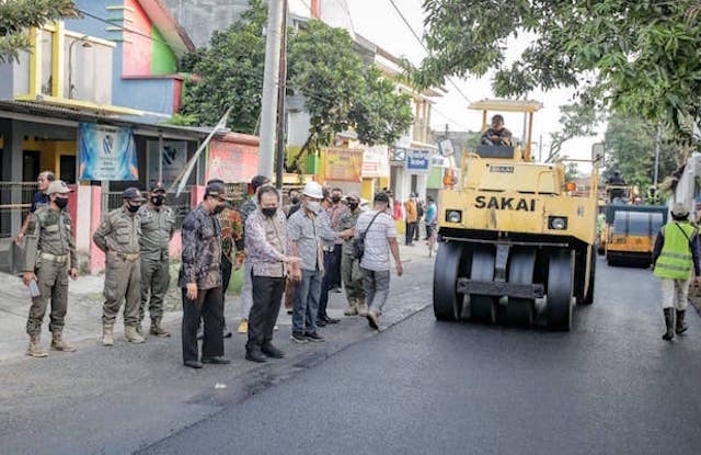 100 Hari Kerja, Bupati dan Wabup Jember Persembahkan Jalan Mulus kepada Masyarakat